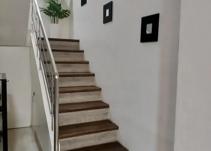 Eli's Cozy And Spacious Uphill