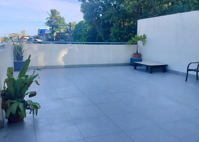 ヴィラ Eli's Cozy And Spacious Uphill *